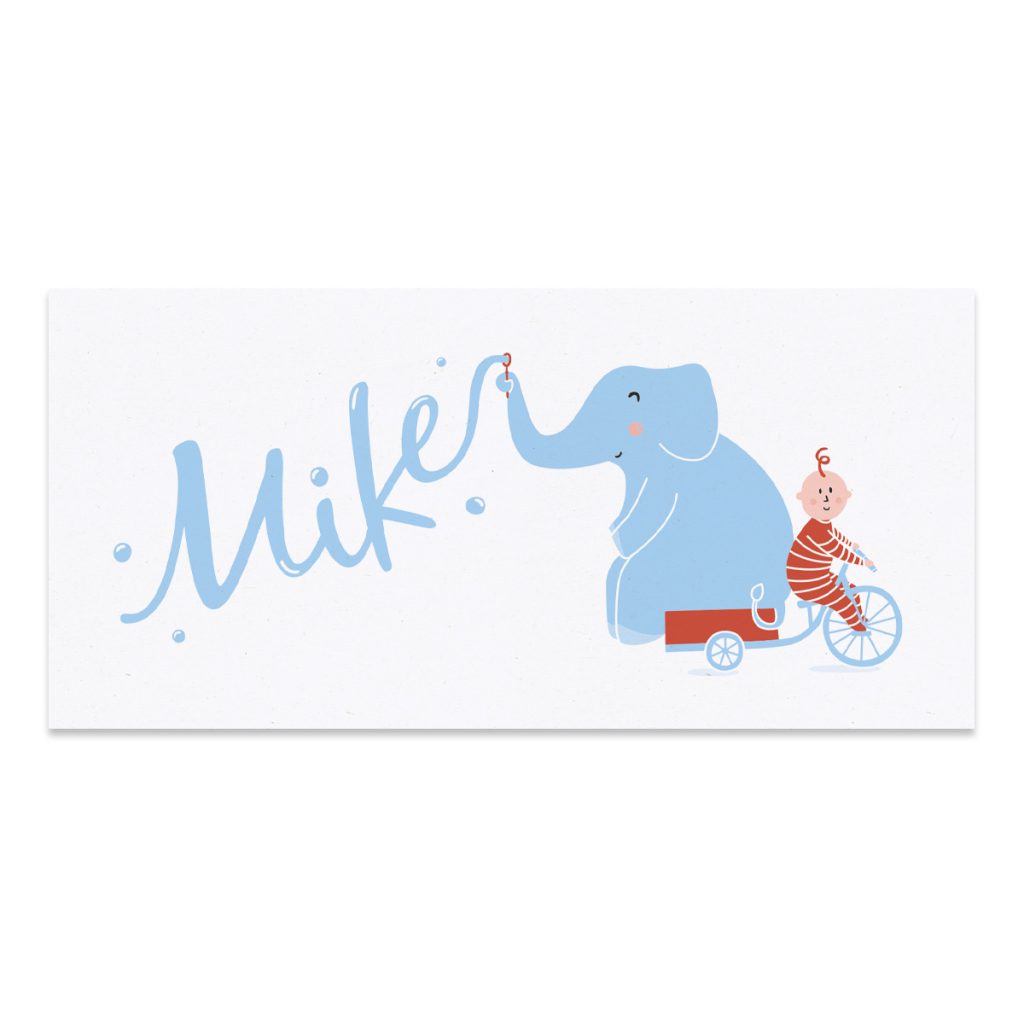 Het geboortekaartje olifantje is vrolijk en elegant. Het is een langwerpig kaartje. De olifant zit achter op de fiets bij een lieve baby en blaast bellen.